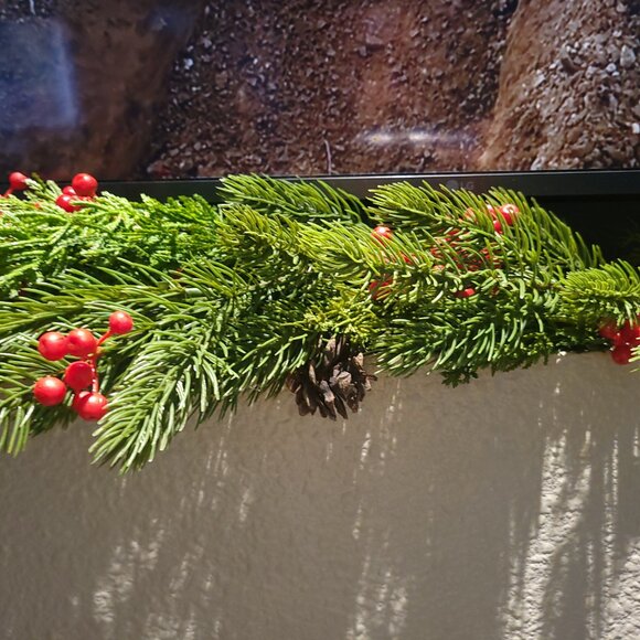 Garland - Picture 8 of 9